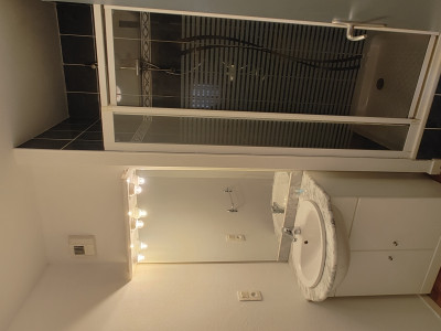 A vendre T2 meublé - Locataire en place - Terasse - Parking - Sans agence